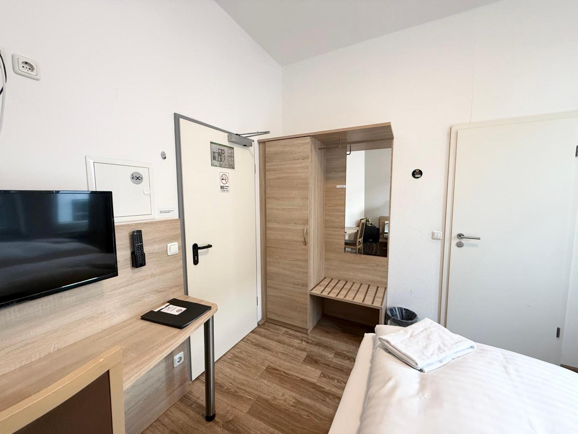 Central Hotel Duisburg Eksteriør bilde
